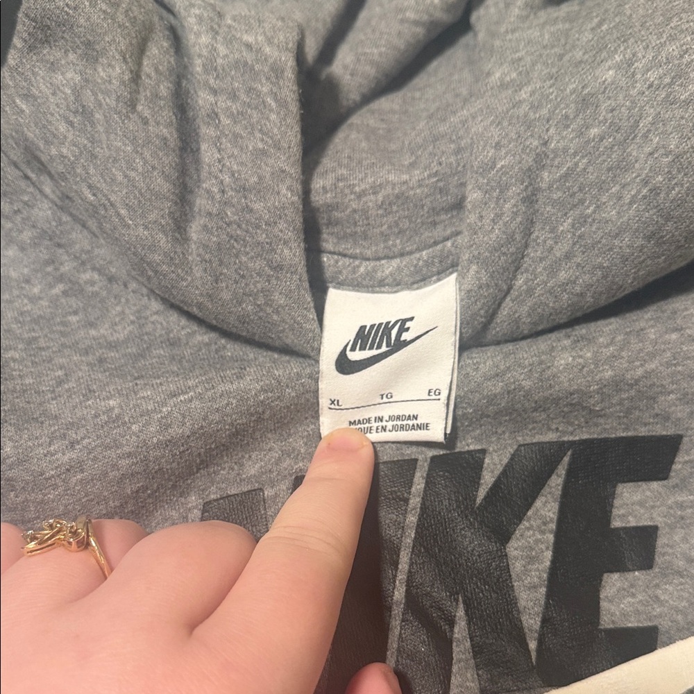 Nike Men's Light Gray Hoodie - Picture 2 of 7